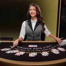 Teen Patti hand display on los303 login showing three-card ranking and settlement details